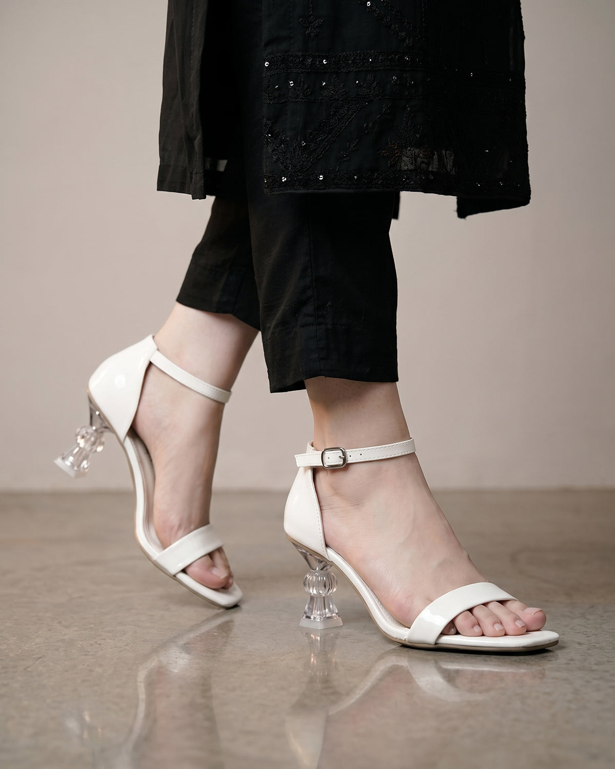 White Noir Edge Minimal Heel